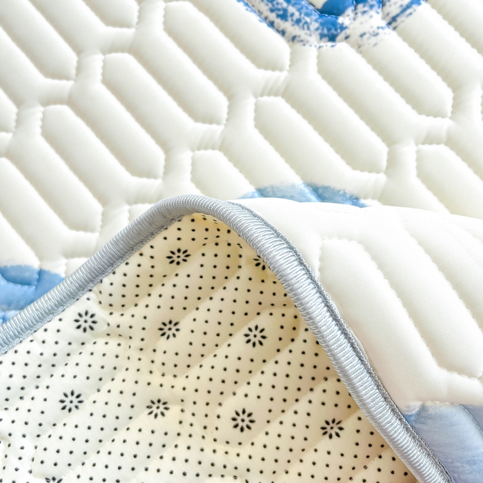 91家纺网 家纺一手货源 找家纺 柒月家居 2025新款小清新乳胶凉席 爱心小熊