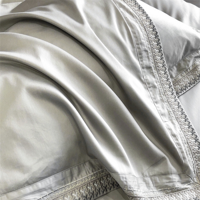 91家纺网 家纺一手货源 找家纺 保罗圣迪奥 2025新款50双股全棉长绒棉四件套-艾瑟琳系列 艾瑟琳-绅士灰