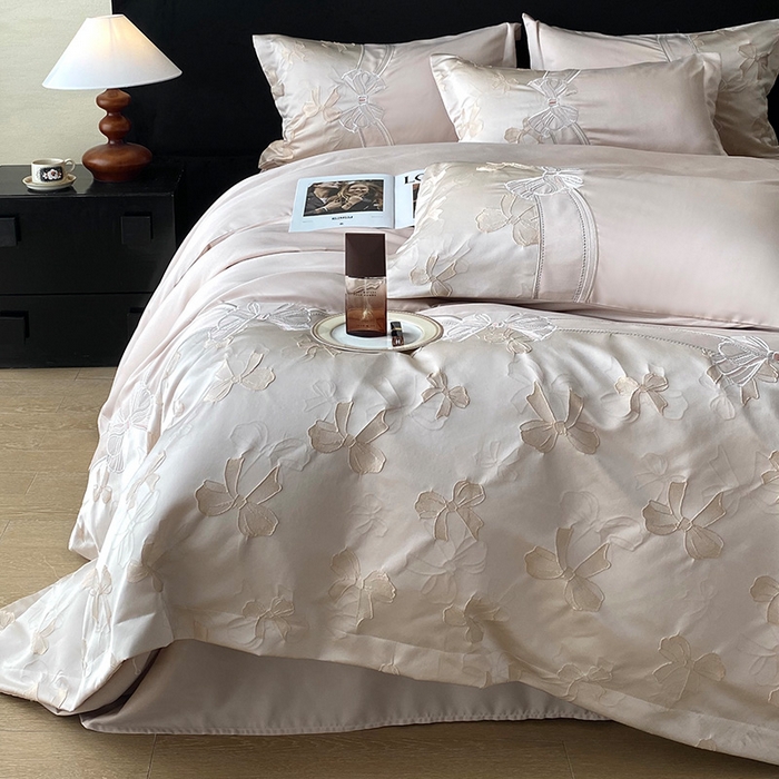 91家纺网 家纺一手货源 找家纺 优悦生活馆 2025新款冰丝浮雕绣花四件套 暮光之城-香槟