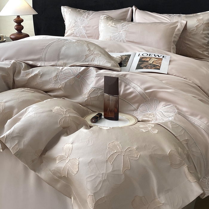 91家纺网 家纺一手货源 找家纺 优悦生活馆 2025新款冰丝浮雕绣花四件套 暮光之城-香槟