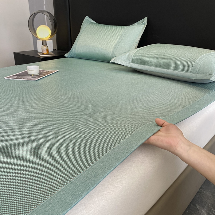 91家纺网 家纺一手货源 找家纺 莱米家纺 2025新款加厚凉感绣花冰藤席 可爱兔—湖绿-凉席