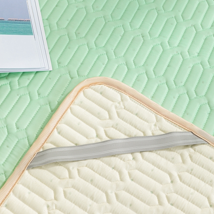 91家纺网 家纺一手货源 找家纺 美丽折2025新品6mm厚天然乳胶凉席三件套 大版印花卡通乳胶凉席平铺款 浅绿色