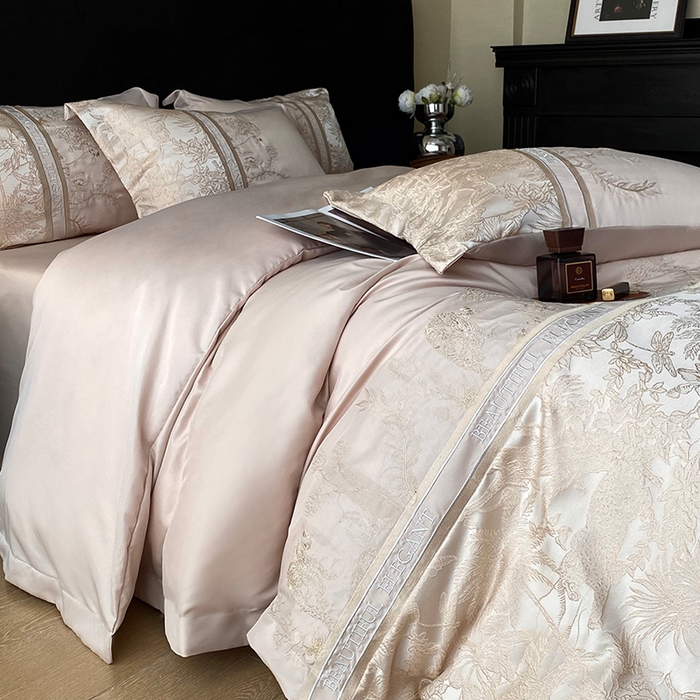 91家纺网 家纺一手货源 找家纺 优悦生活馆 2025新款冰丝浮雕绣花四件套 迷雾花园-香槟