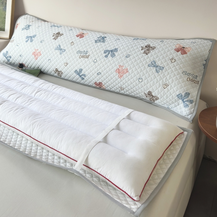 91家纺网 家纺一手货源 找家纺 爱港家纺 2025新款凉感丝双人长枕巾 夏季情侣枕头巾 绑带长枕巾 蓝蝶结 120*48