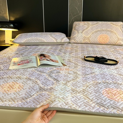 91家纺网 家纺一手货源 找家纺 （总）美丽折2025夏季新品高端加厚全冰丝生物基乳胶凉席三件套 水洗天然乳胶凉席