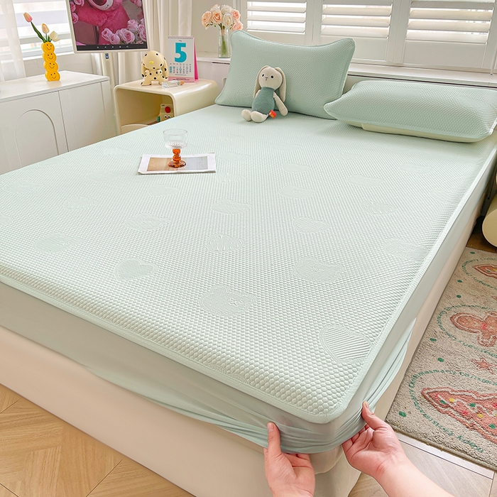 91家纺网 家纺一手货源 找家纺 迪乐妮 2025新款小冰熊凉豆豆席床笠 清新绿-小冰熊凉豆豆床笠