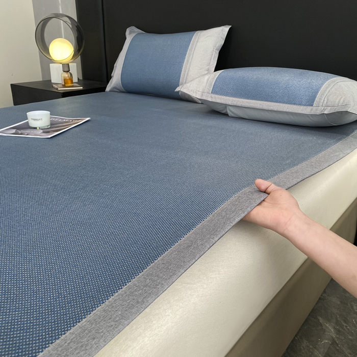 91家纺网 家纺一手货源 找家纺 莱米家纺 2025新款加厚凉感绣花冰藤席 可爱兔—雾霾蓝-凉席