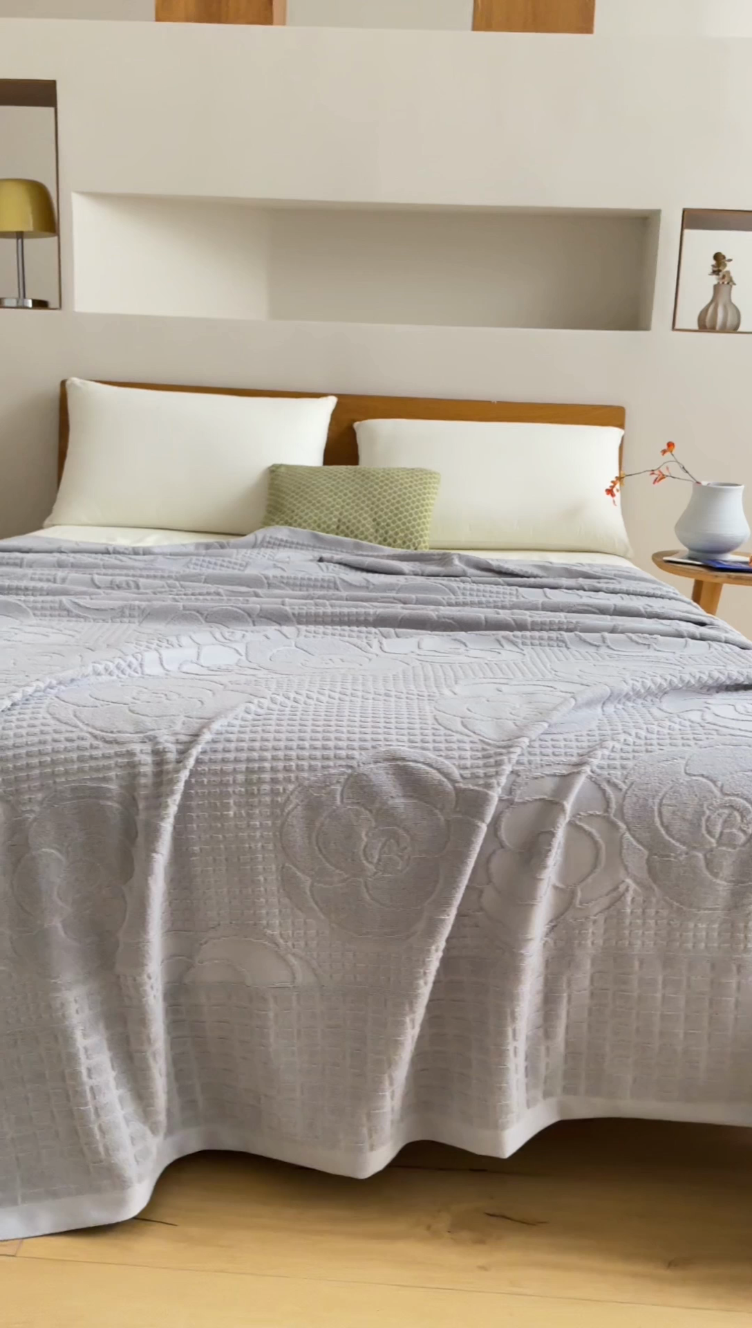 91家纺网 家纺一手货源 找家纺 爱港家纺 2025新款上海专版老式怀旧全棉A类纱布毛巾被 茶花-灰