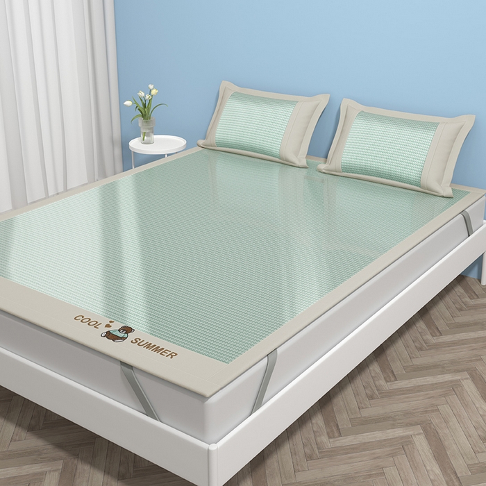 91家纺网 家纺一手货源 找家纺 绒艺席业 2025新款A类抗菌冰丝凉席系列-小冰熊款 冰熊-绿