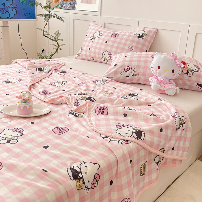 91家纺网 家纺一手货源 找家纺 桃子家居 2025新款A类三丽鸥正版授权高品质牛奶丝软糯针织棉大豆夏被系列 针织棉三丽鸥-粉格爱心kitty