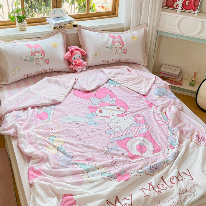 91家纺网 家纺一手货源 找家纺 博雅 2025新款 三丽鸥凉感丝夏被冰丝凉席组合四件套 魔法美乐蒂