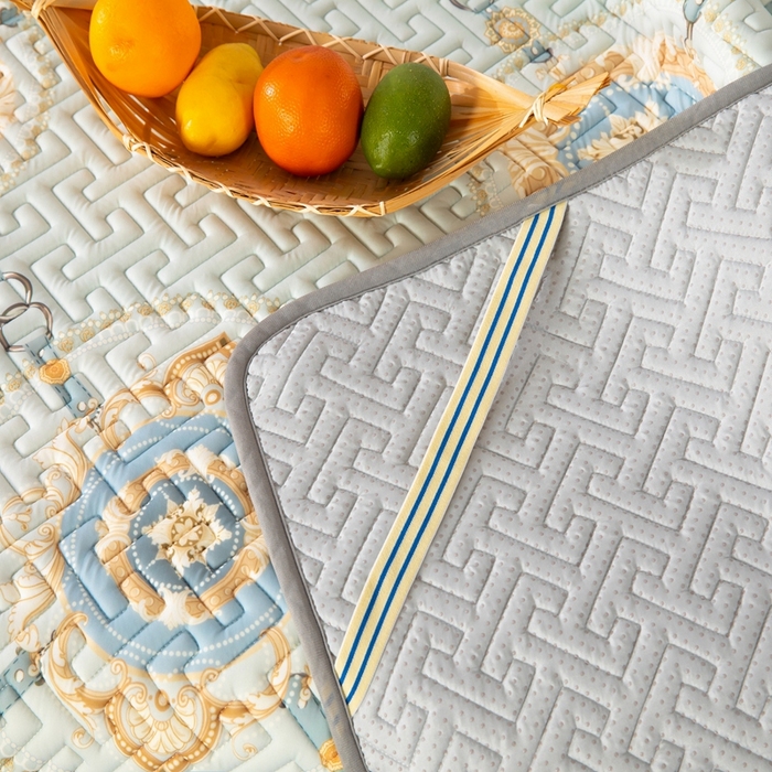 91家纺网 家纺一手货源 找家纺 美丽折2025夏季新品高端加厚全冰丝生物基乳胶凉席三件套 水洗天然乳胶凉席 富贵华庭绿