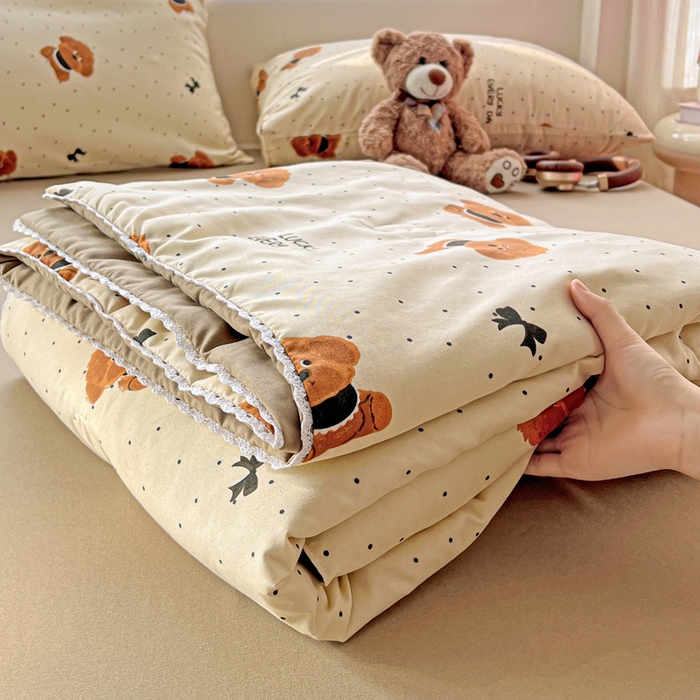 91家纺网 家纺一手货源 找家纺 妖妖家纺 2025新款超柔双层纱糯糯针织棉夏凉被四件套 呆萌泰迪