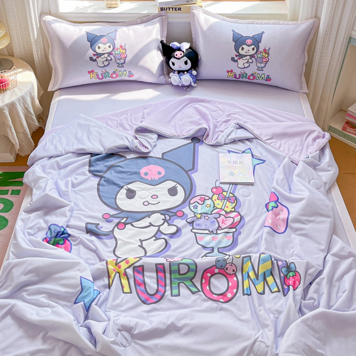 91家纺网 家纺一手货源 找家纺 博雅 2025新款 三丽鸥凉感丝夏被冰丝凉席组合四件套 开心库洛米