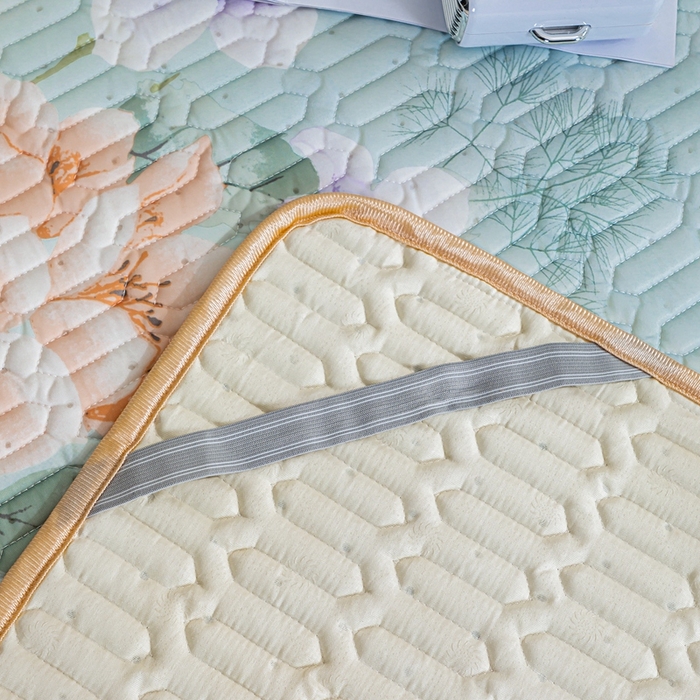 91家纺网 家纺一手货源 找家纺 美丽折2025新品6mm厚天然乳胶凉席三件套 大版印花卡通乳胶凉席平铺款 曼谷花海