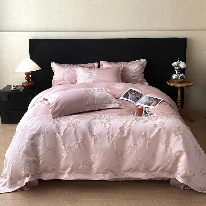 91家纺网 家纺一手货源 找家纺 优悦生活馆 2025新款冰丝浮雕绣花四件套 暮光之城-豆沙