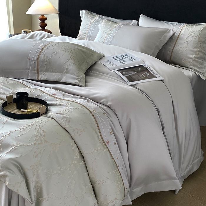 91家纺网 家纺一手货源 找家纺 优悦生活馆 2025新款冰丝浮雕绣花四件套 浪漫星河-灰绿