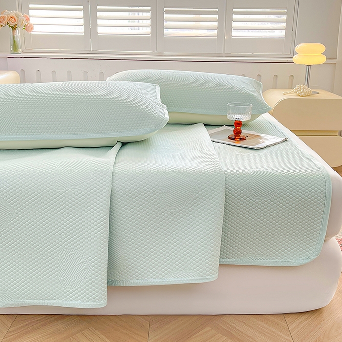 91家纺网 家纺一手货源 找家纺 迪乐妮 2025新款小冰熊凉豆豆席床笠 清新绿-小冰熊凉豆豆席