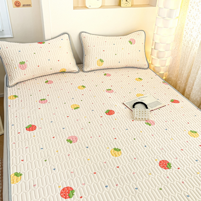 91家纺网 家纺一手货源 找家纺 柒月家居 2025新款小清新乳胶凉席 爱心草莓