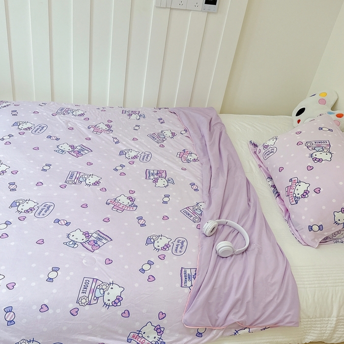 91家纺网 家纺一手货源 找家纺 兜米家居 2025夏季新品三丽鸥深睡双感针织凉感空调被夏被 糖果凯蒂猫