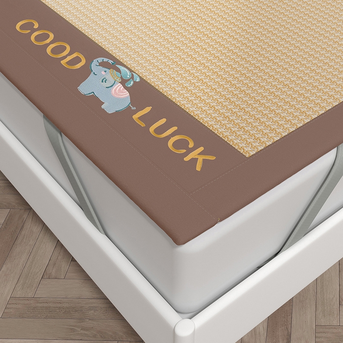 91家纺网 家纺一手货源 找家纺 绒艺席业 2025新款A类抗菌冰丝凉席系列-小象宝款 黄色