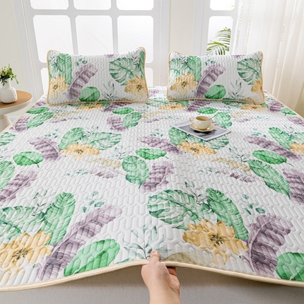 91家纺网 家纺一手货源 找家纺 （总）美丽折2025新品6mm厚天然乳胶凉席三件套 大版印花卡通乳胶凉席平铺款