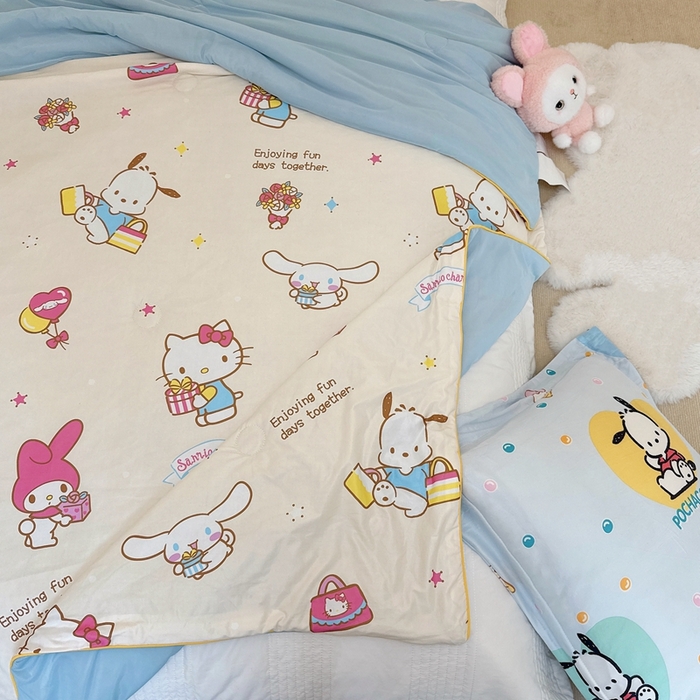 91家纺网 家纺一手货源 找家纺 兜米家居 2025夏季新品三丽鸥深睡双感针织凉感空调被夏被 快乐家族