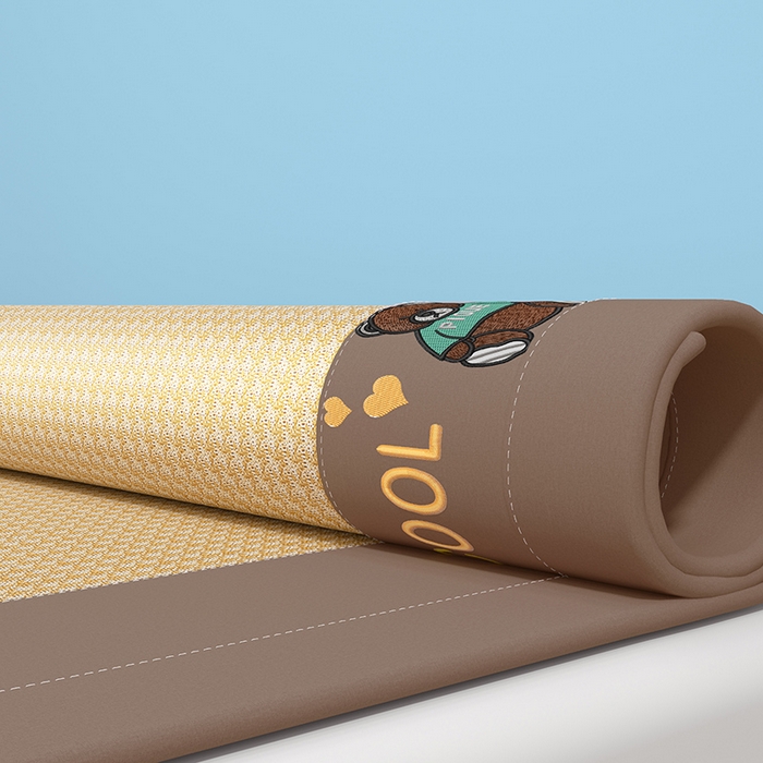 91家纺网 家纺一手货源 找家纺 绒艺席业 2025新款A类抗菌冰丝凉席系列-小冰熊款 冰熊-咖