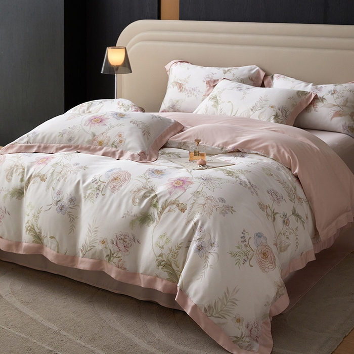 91家纺网 家纺一手货源 找家纺 薏思家纺 2025新款50支莱赛尔天丝数码印花夏被+四件套（礼盒包装） 春日落樱