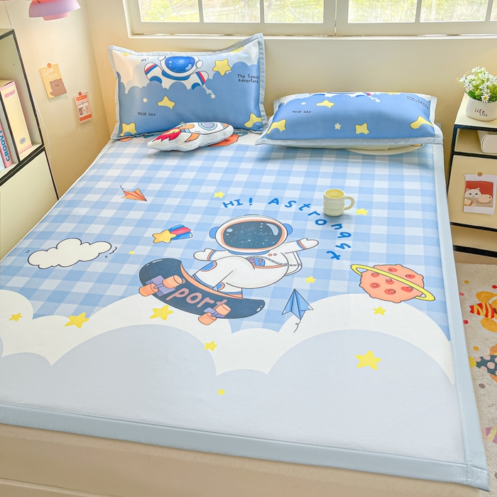 91家纺网 家纺一手货源 找家纺 博雅 2025新款独家版权A类大版数码印花1200D冰丝凉席 滑板宇航员