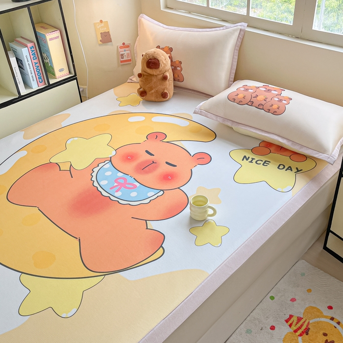 91家纺网 家纺一手货源 找家纺 博雅 2025新款独家版权A类大版数码印花1200D冰丝凉席 月亮卡皮巴拉