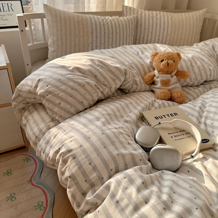 91家纺网 家纺一手货源 找家纺 顾里家纺 2025新款简约小资系列云感双层纱四件套 条纹星星灰