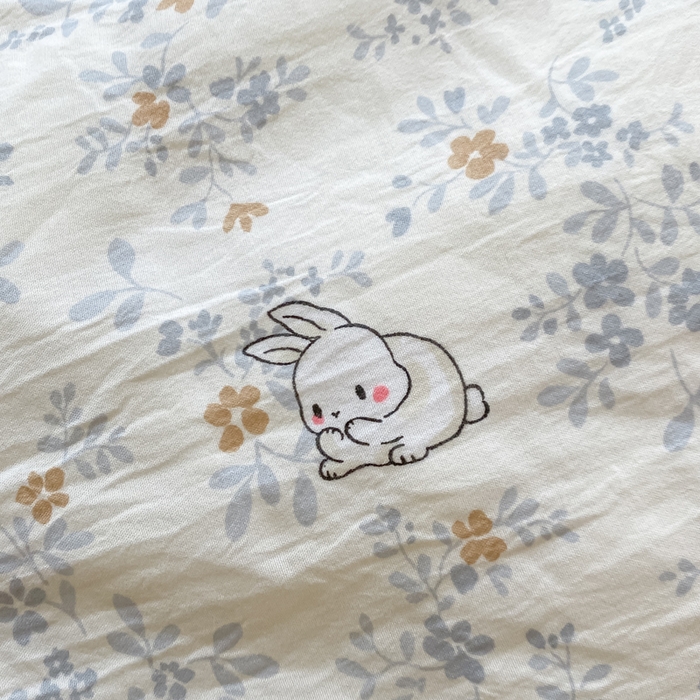 91家纺网 家纺一手货源 找家纺 【提供买家秀】2025直播云感皱皱棉四件套水洗棉简约风小碎花被套床笠三件套-叠拍图 繁花兔