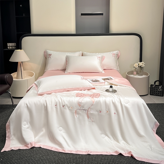 91家纺网 家纺一手货源 找家纺 2025新款水洗冰丝夏被四件套甜梦系列 甜梦-奶白粉