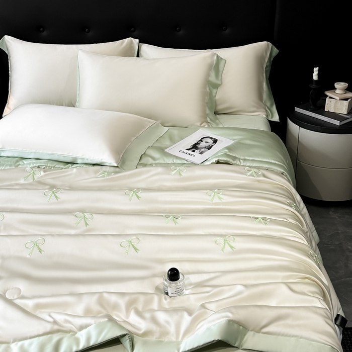 91家纺网 家纺一手货源 找家纺 满羽家纺 2025新款冰丝夏被四件套-满绣系列 蝴蝶结-奶白绿