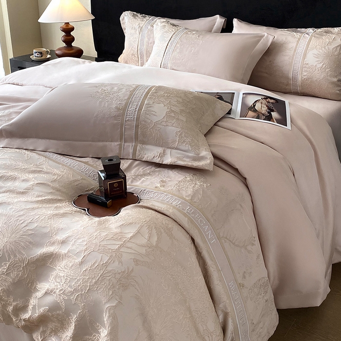 91家纺网 家纺一手货源 找家纺 优悦生活馆 2025新款冰丝浮雕绣花四件套 迷雾花园-香槟