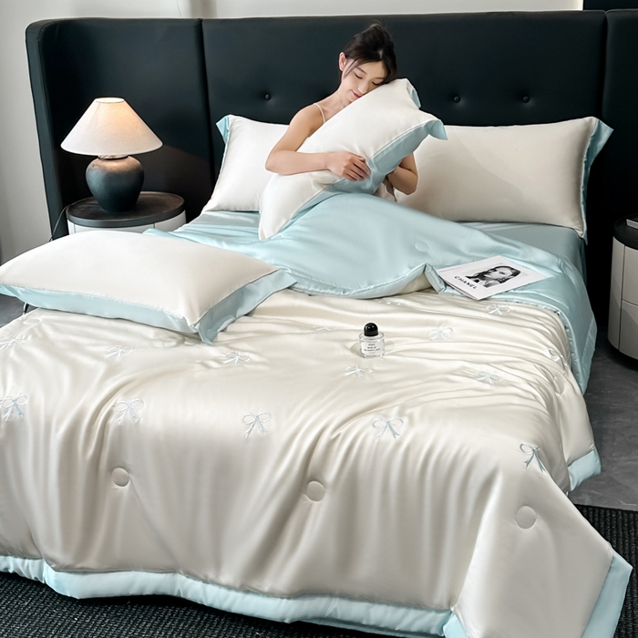 91家纺网 家纺一手货源 找家纺 满羽家纺 2025新款冰丝夏被四件套-满绣系列 蝴蝶结-奶白兰