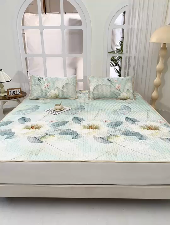 91家纺网 家纺一手货源 找家纺 美丽折2025新品6mm厚天然乳胶凉席三件套 大版印花卡通乳胶凉席平铺款 暗香