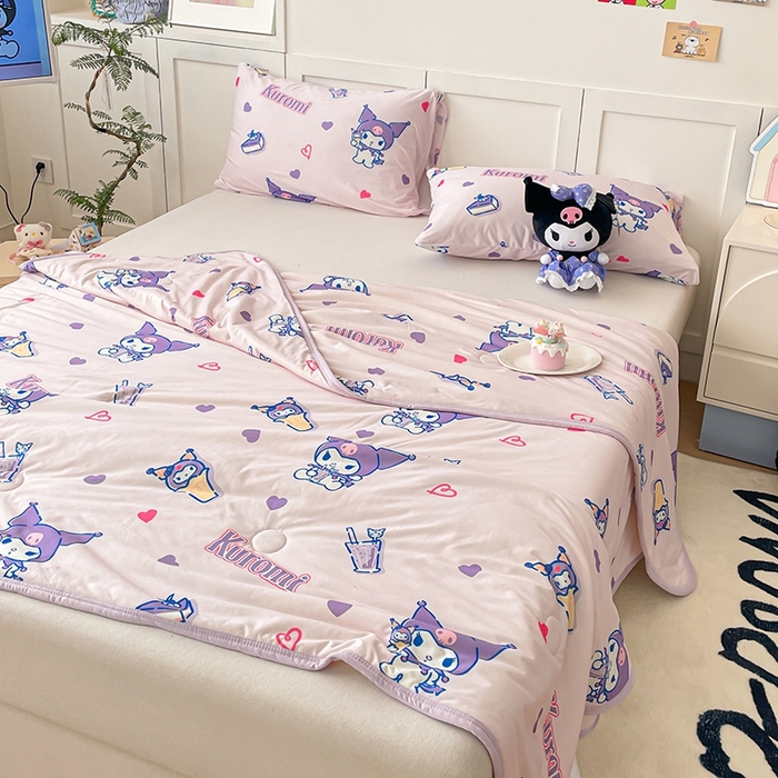 91家纺网 家纺一手货源 找家纺 金爱家2025新款A类三丽鸥正版授权高品质牛奶丝软糯针织棉大豆夏被系列详情 针织棉三丽鸥-甜心库洛米