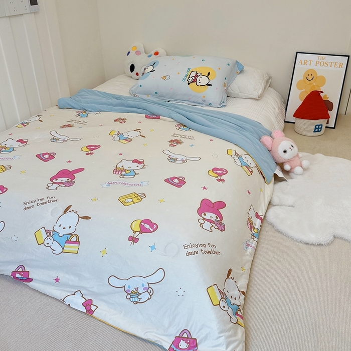 91家纺网 家纺一手货源 找家纺 兜米家居 2025夏季新品三丽鸥深睡双感针织凉感空调被夏被 快乐家族