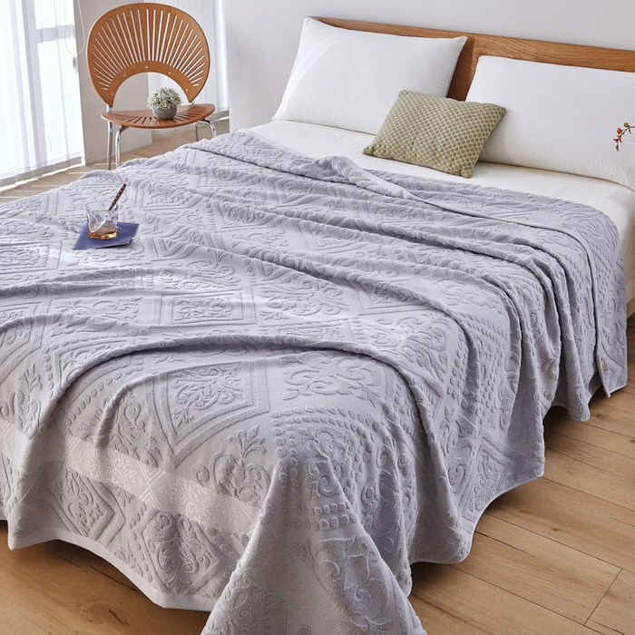 91家纺网 家纺一手货源 找家纺 爱港家纺 2025新款上海专版老式怀旧全棉A类纱布毛巾被 古韵-灰 