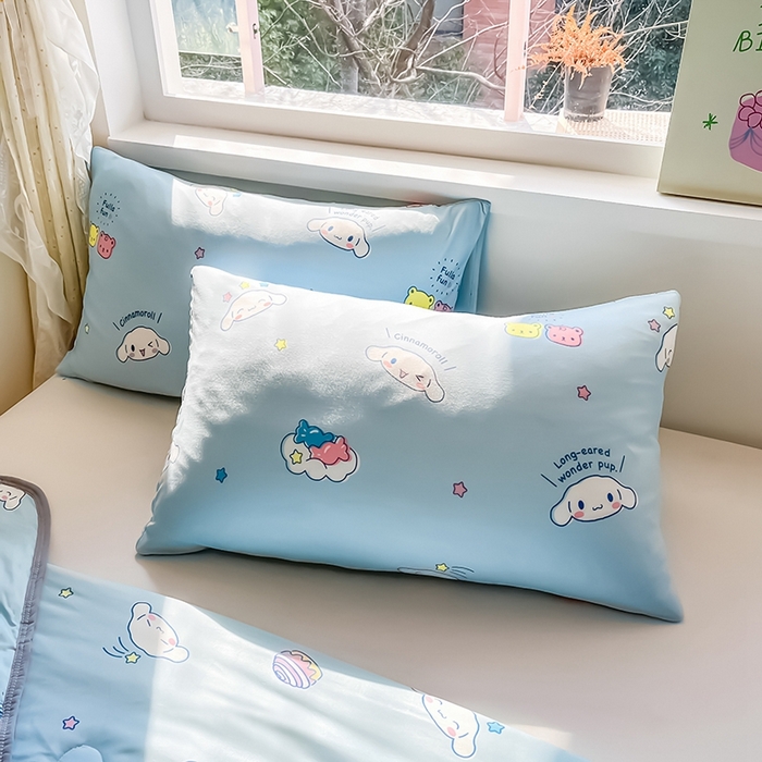 91家纺网 家纺一手货源 找家纺 金爱家2025新款A类三丽鸥正版授权高品质牛奶丝软糯针织棉大豆夏被系列详情 针织棉三丽鸥-可爱玉桂狗