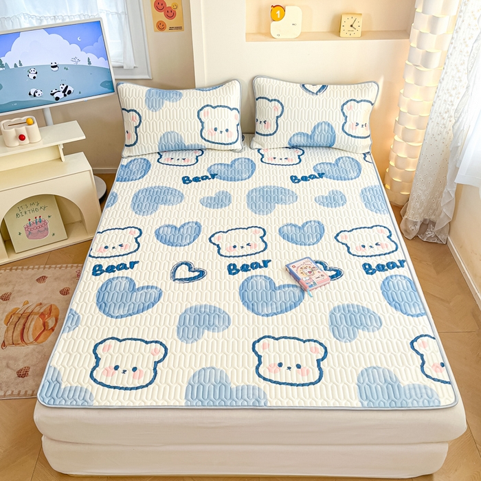 91家纺网 家纺一手货源 找家纺 柒月家居 2025新款小清新乳胶凉席 爱心小熊