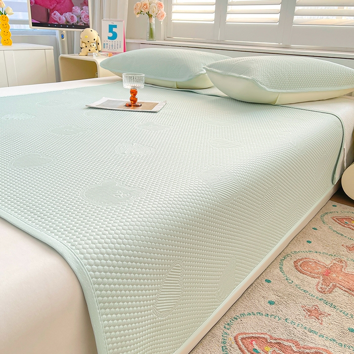 91家纺网 家纺一手货源 找家纺 迪乐妮 2025新款小冰熊凉豆豆席床笠 清新绿-小冰熊凉豆豆席