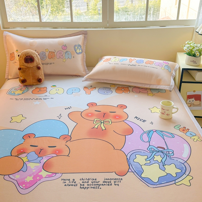 91家纺网 家纺一手货源 找家纺 博雅 2025新款独家版权A类大版数码印花1200D冰丝凉席 许愿瓶卡皮巴拉