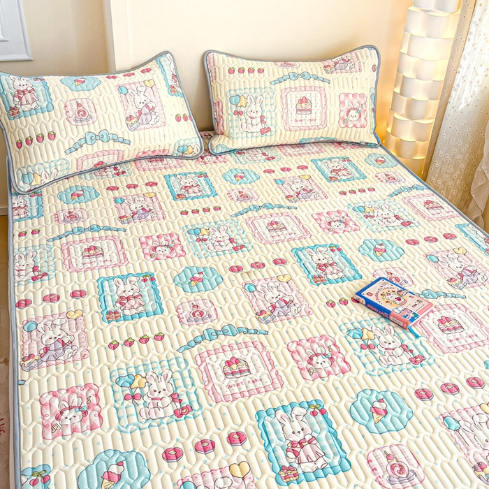 91家纺网 家纺一手货源 找家纺 柒月家居 2025新款小清新乳胶凉席 蛋糕兔兔