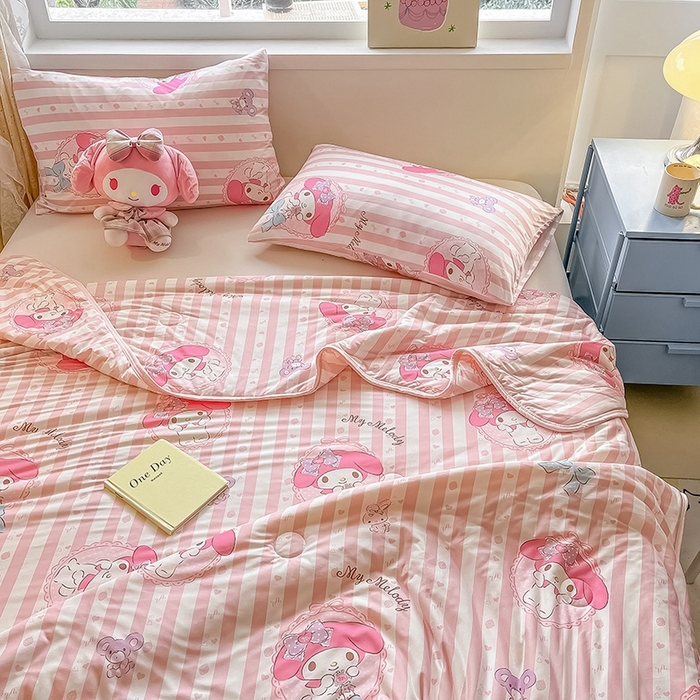 91家纺网 家纺一手货源 找家纺 金爱家2025新款A类三丽鸥正版授权高品质牛奶丝软糯针织棉大豆夏被系列详情 针织棉三丽鸥-粉粉美乐蒂