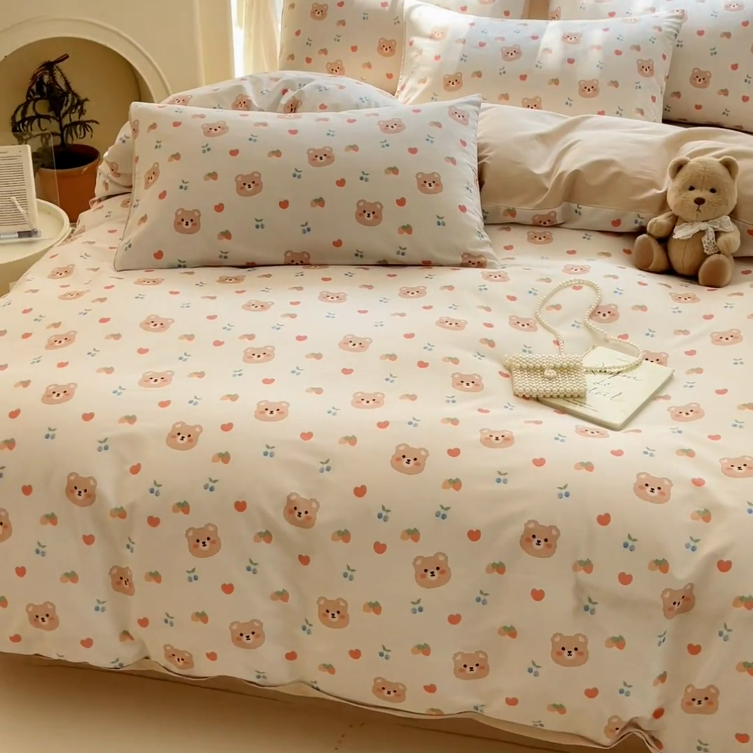 91家纺网 家纺一手货源 找家纺 仔仔熊 2025新款全棉印花四件套 爱心小熊