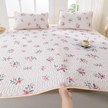 91家纺网 家纺一手货源 找家纺 （总）美丽折2025新品6mm厚天然乳胶凉席三件套 大版印花卡通乳胶凉席平铺款