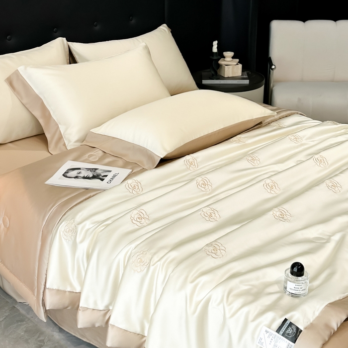 91家纺网 家纺一手货源 找家纺 满羽家纺 2025新款冰丝夏被四件套-满绣系列 山茶花-奶白咖